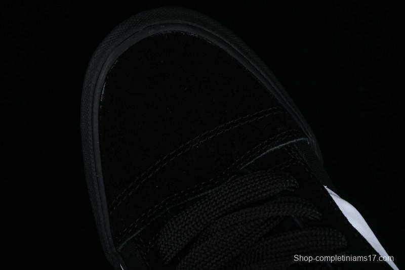 Vans Classics Knu Skool Retro Skate Shoes with Thickened Tongue and Oversized Toe - VN0009QCB9P