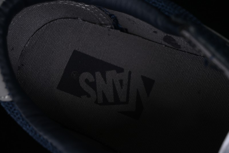 Vans TDC Tokyo Design Collective Old Skool Slip-On Premium Low-Top Casual Sneakers - VN000MY4DT4