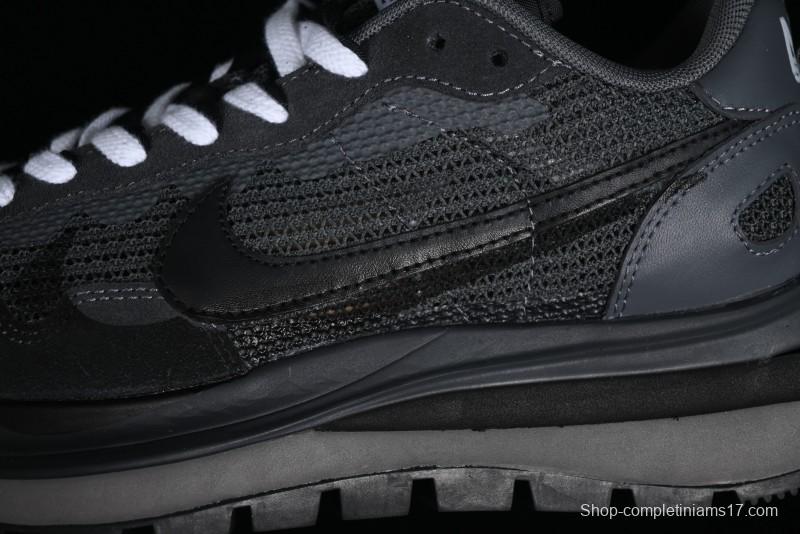 Nike Sacai VaporWaffle 3.0 Fashion-Forward Casual Sneakers - CV1363-105