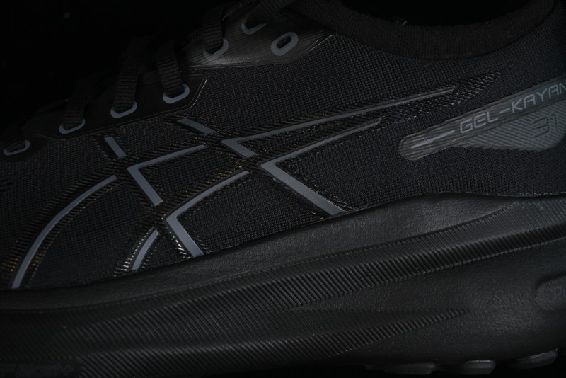 Asics Gel-Kayano 31 Running Shoes with Enhanced Cushioning and Breathable Design - 1011B867-001
