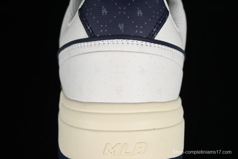 MLB Chunky Liner Basic New York Yankees Thick Sole Casual Sneakers with 6cm Height Increase - 3ASXCBO3N07NYD