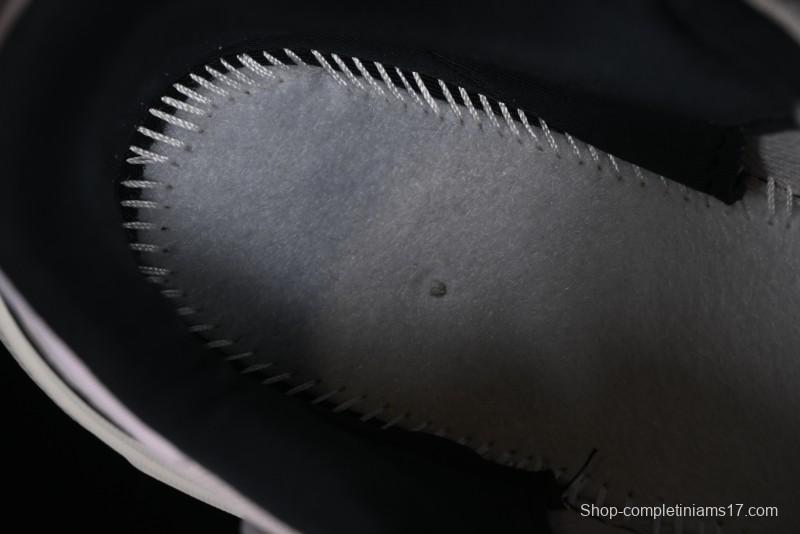 Nike Runtekk Run V2K Low-Top Retro Running Shoes with Cushlon Midsole and Anti-Slip Design - FN6703-001