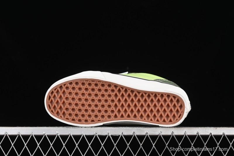 Vans Chukka Push Low-Top Skate Shoes with Slip-Resistant Sole in Apple Green - VN0008ZE08P