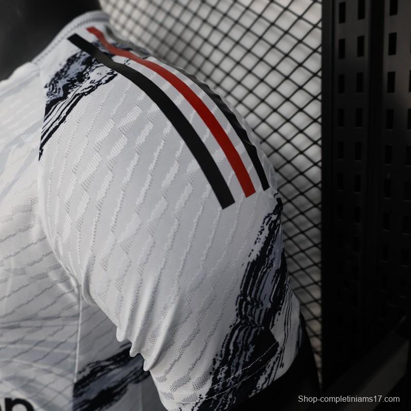 Player Version 25/26 Manchester United White with Marble Pattern and Snapdragon Sponsor Jersey