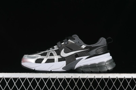 Nike V2K Runtekk 3XL Retro Low-Top Running Shoes with Shock Absorption and Anti-Slip Design - FD0736-005