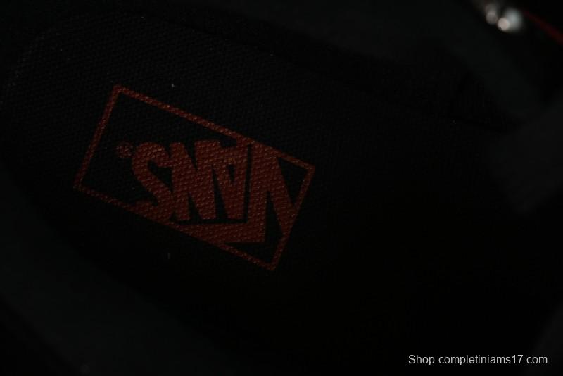 Vans Knu Skool Low Top Retro Casual Vulcanized Slip-On Shoes - VN0009QCSWE