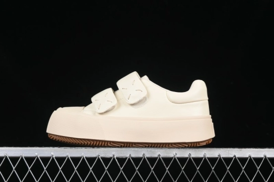 GG-CC Star Same Style Platform Sneakers with Hook and Loop Closure - G23Y6906