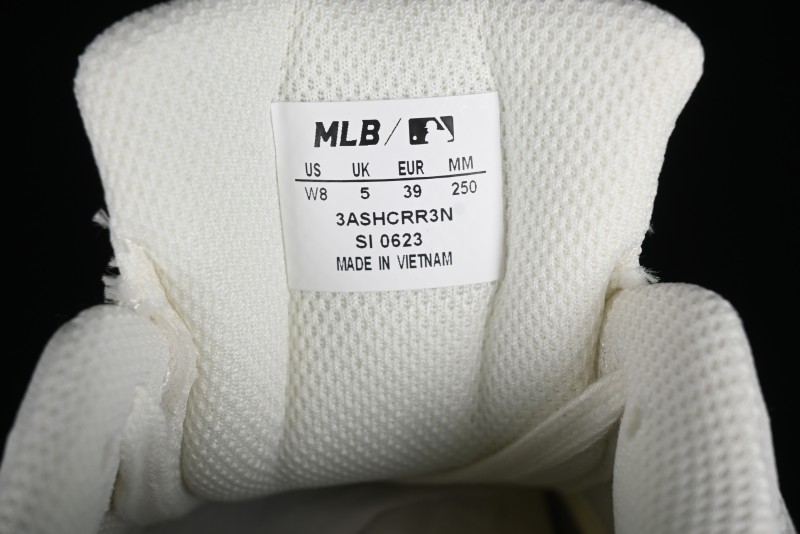 New York Yankees Chunky Runner Basic Lace-Up Lightweight Casual Sneakers - 3ASHCRR3N43WHS