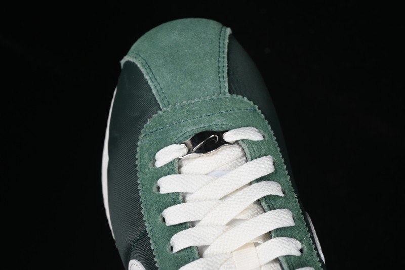 Nike Classic Cortez Leather Retro Running Shoes - DZ2795-300