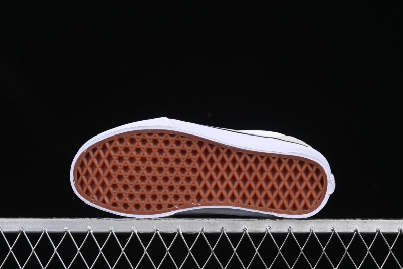 Vans Knu Skool Low-Top Retro Chunky Sneakers - VN0009QCBLK