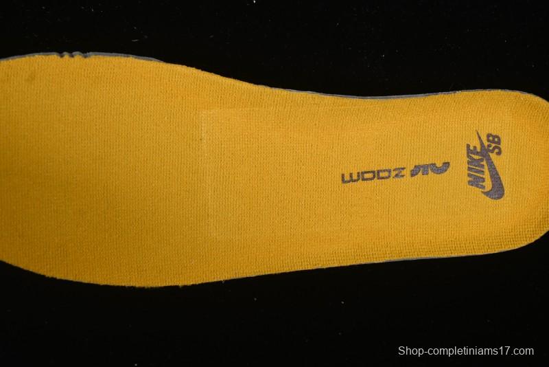 Nike SB Dunk Low Premium Skateboarding Shoes in Black and White - FN5880-001