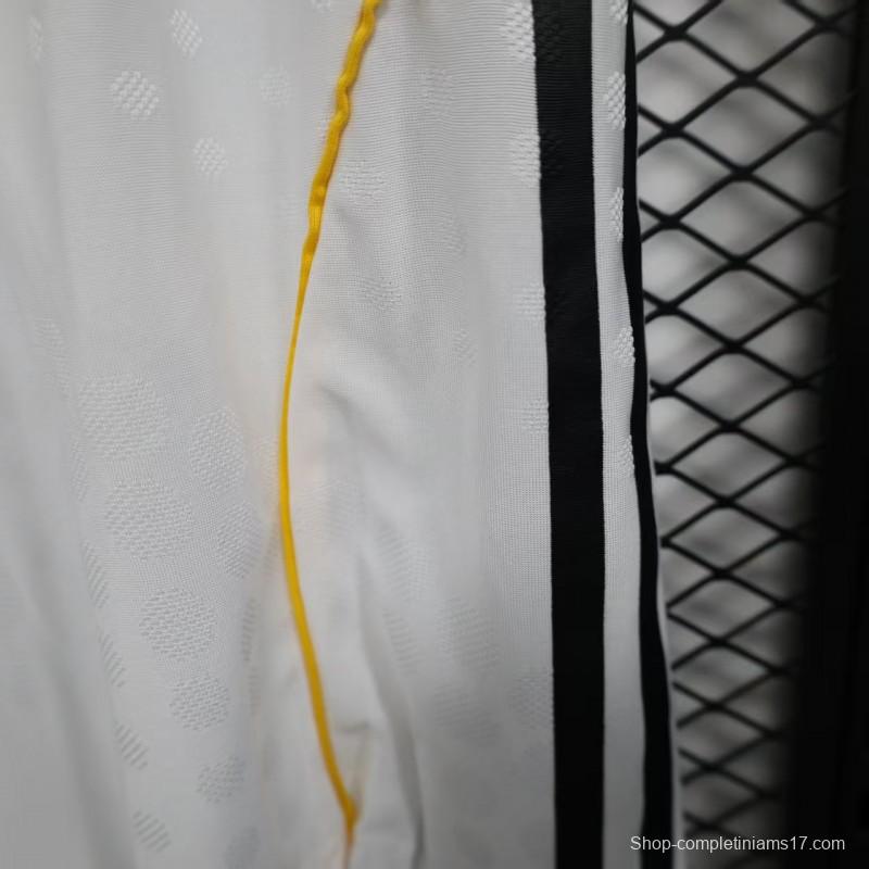 Player Version 25/26 Real Madrid Home Shorts