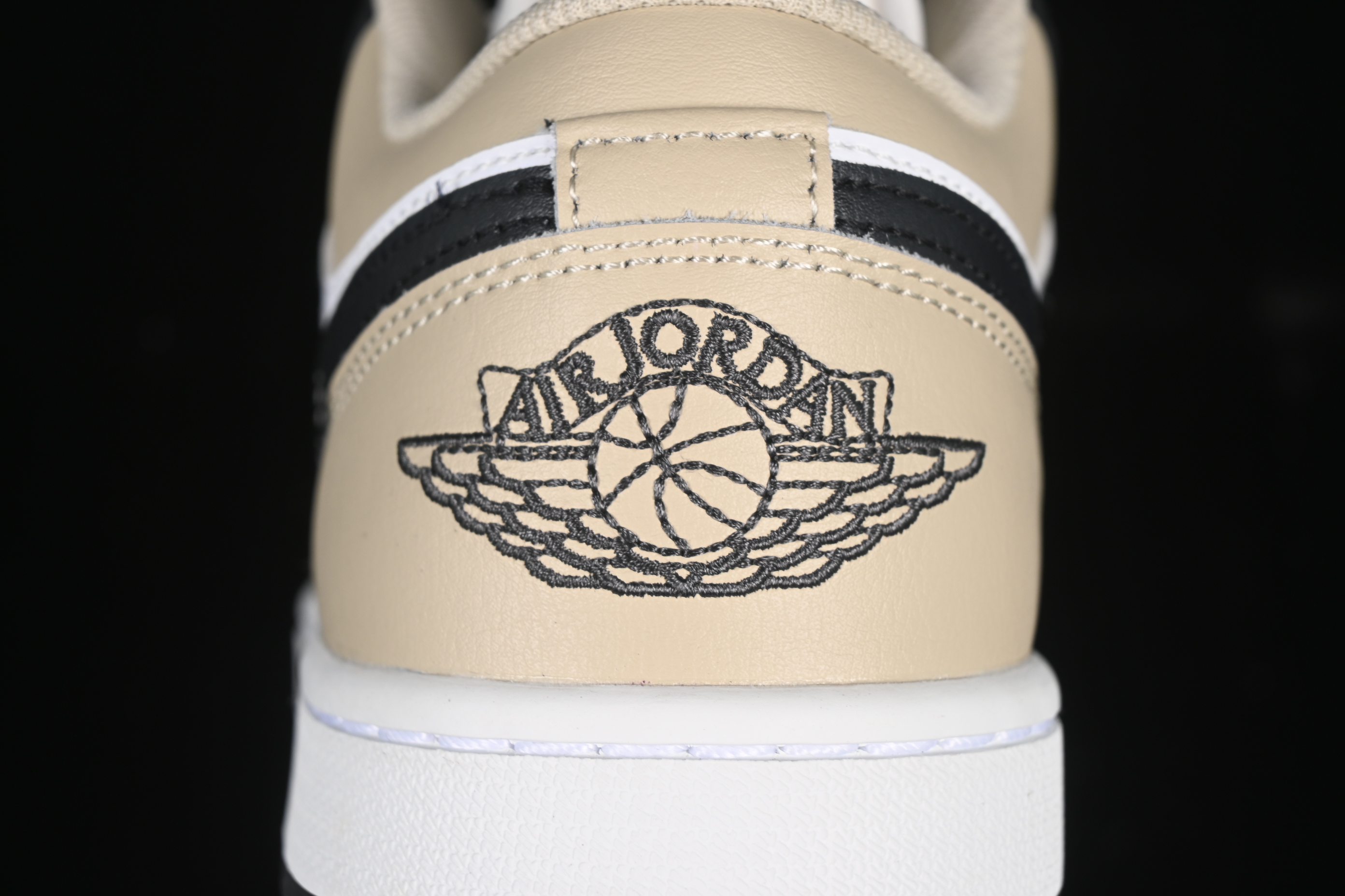 Nike Air Jordan 1 Low Retro Casual Sneakers in Cream White - 553558-153