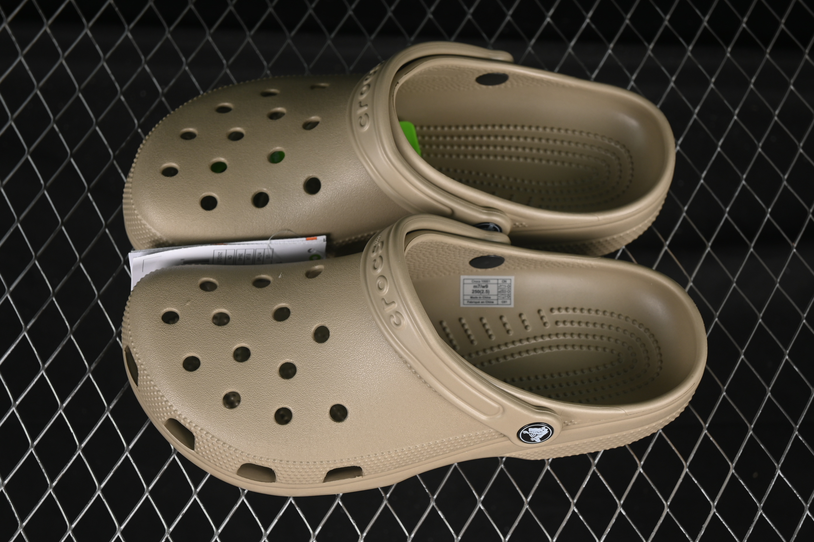 Crocs Classic Clog Summer Two-Way Beach Sandals with Ventilation Holes - B.D4