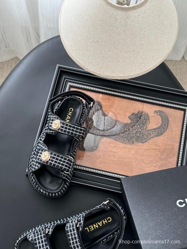 2025 Women Chanel Black Leather Sandals LY00320