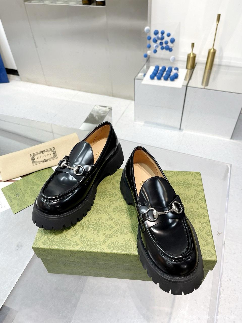 2024 Unisex Gucci Black Leather Loafers MJ00320(F/W)