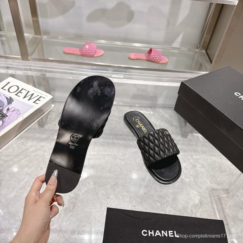 2025 Slippers Chanel Black Quilted Leather Slippers