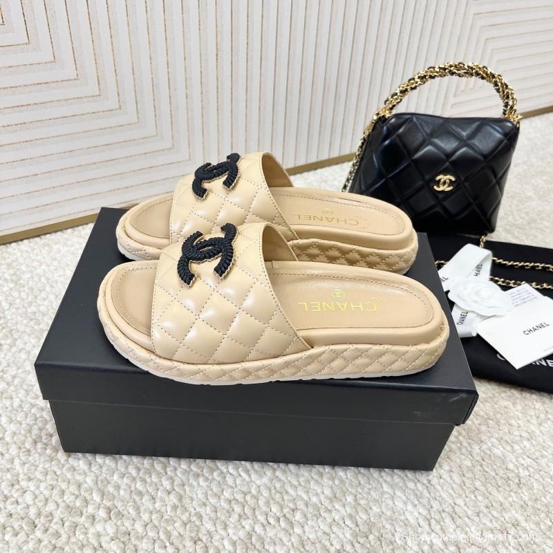 2025 Slippers Chanel Beige Leather Slippers CC Logo