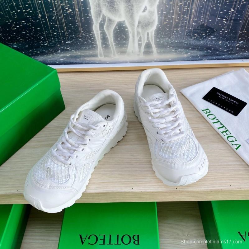 2025 Unisex Bottega Veneta White Lightweight Mesh Runner Sneakers LY00310
