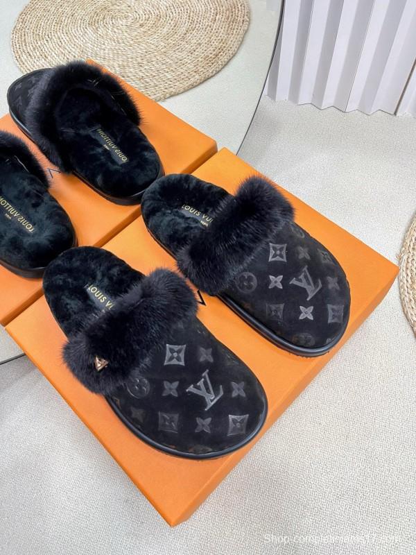 2024 Women Louis Vuitton Black Fur Slippers MJ00340