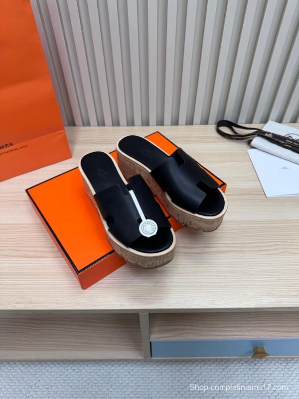 2025 Women Hermès Black Leather Wedge Sandals KFY00280