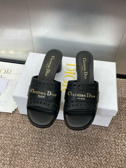 2025 Women Dior Black Leather Slippers KFY00310