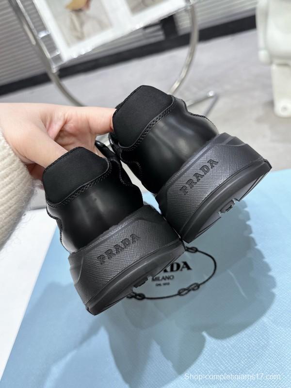 2025 Unisex Prada Black Leather Sneakers KFY00310