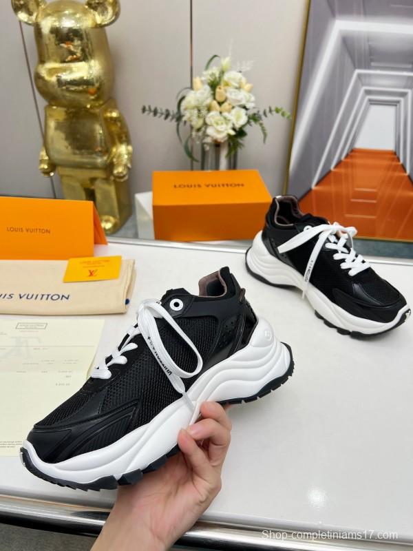 2025 Unisex Louis Vuitton Black White Mesh Leather Sneakers Monogram LY00340