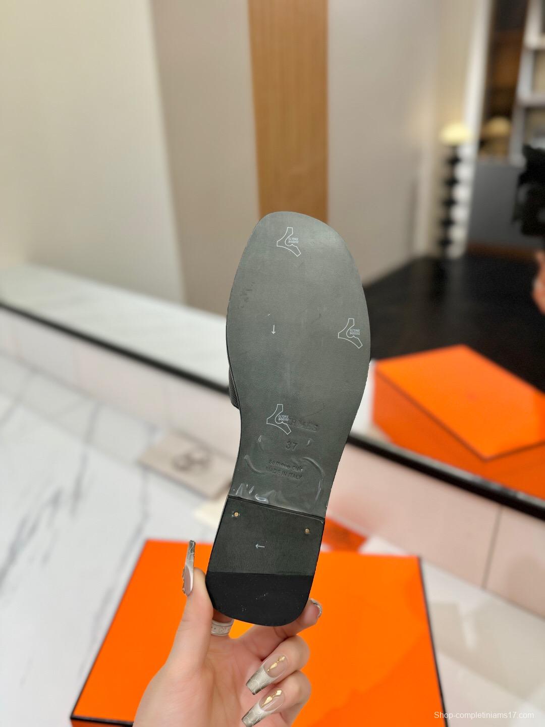 2025 Women Hermès Black Leather Slippers