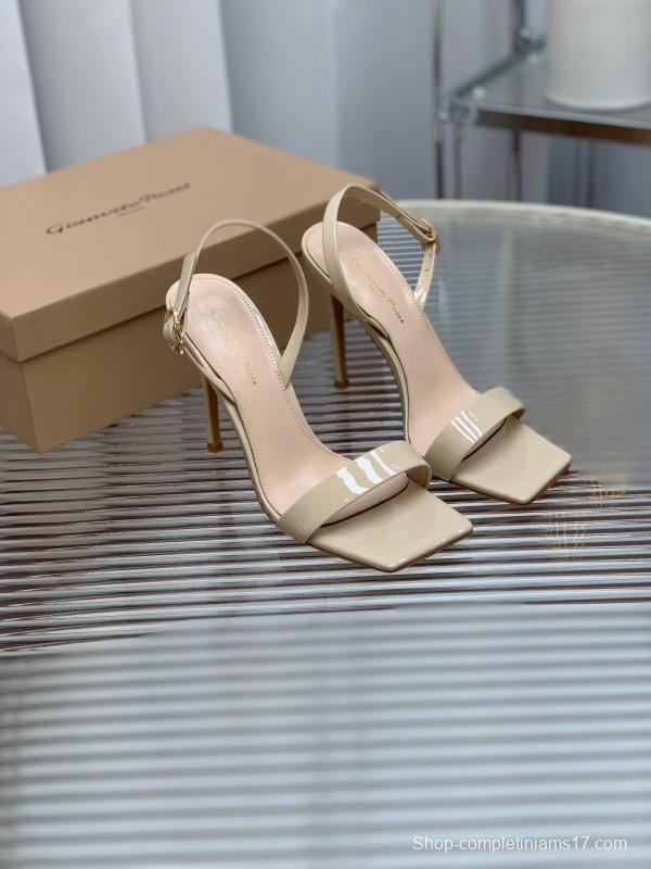 2025 Women Gianvito Rossi Beige Patent Leather Sandals