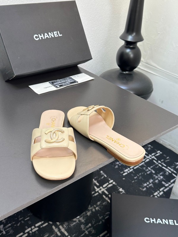 2025 Slippers Chanel Beige Leather Slippers