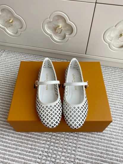 2025 Women Louis Vuitton White Leather Mary Jane Perforated KFY00310