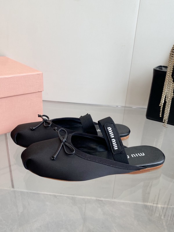 2025 Women Miu Miu Black Nylon Ballet Flats LY00380