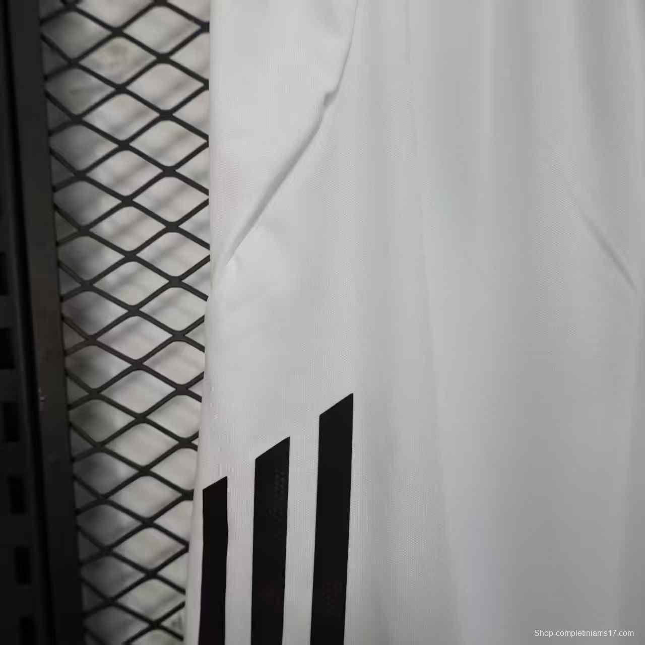 Player Version 25/26 Manchester United Home Shorts