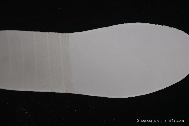 Nike SB Dunk Low Supreme Collaboration Off-White Red Swoosh Low-Top Casual Skate Shoes - CS1688-109