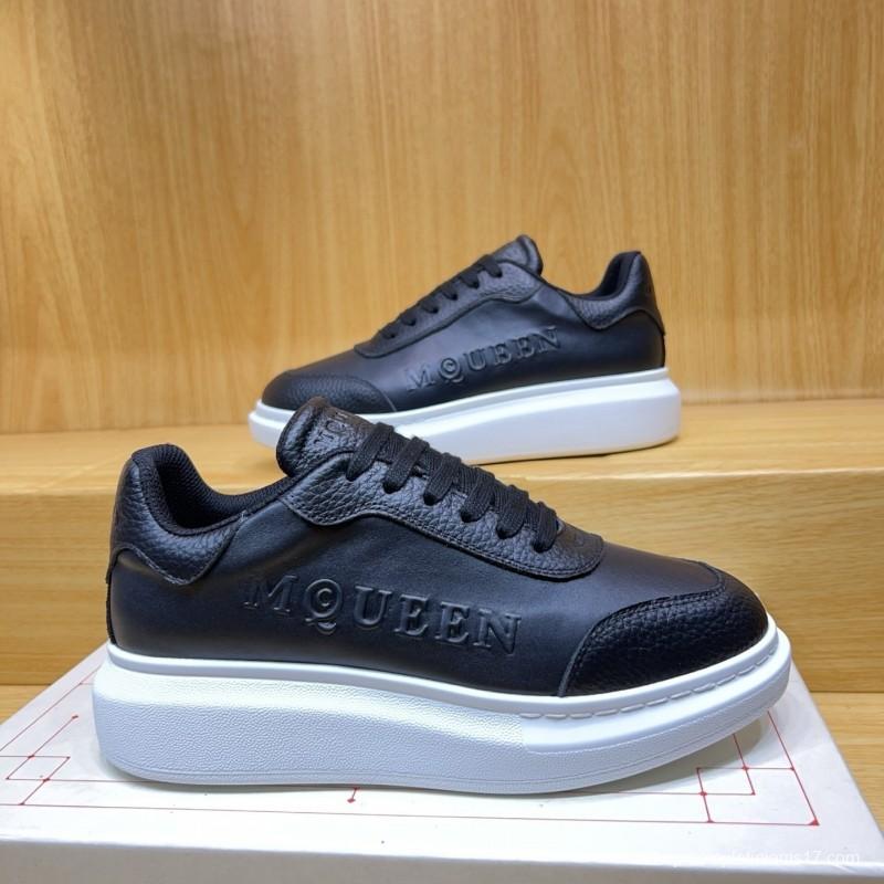 Alexander McQueen Spring 2025 Collection Platform Sneakers with Thick Sole Design - AS00320