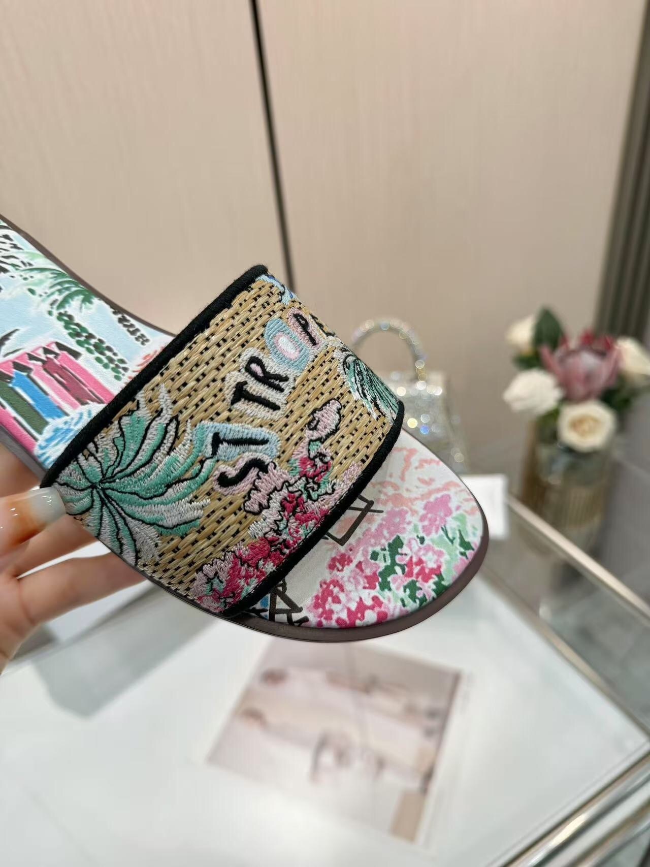 Dior 2025 SS CD Embroidered Monogram Slippers with Sheepskin Lining - LY00200