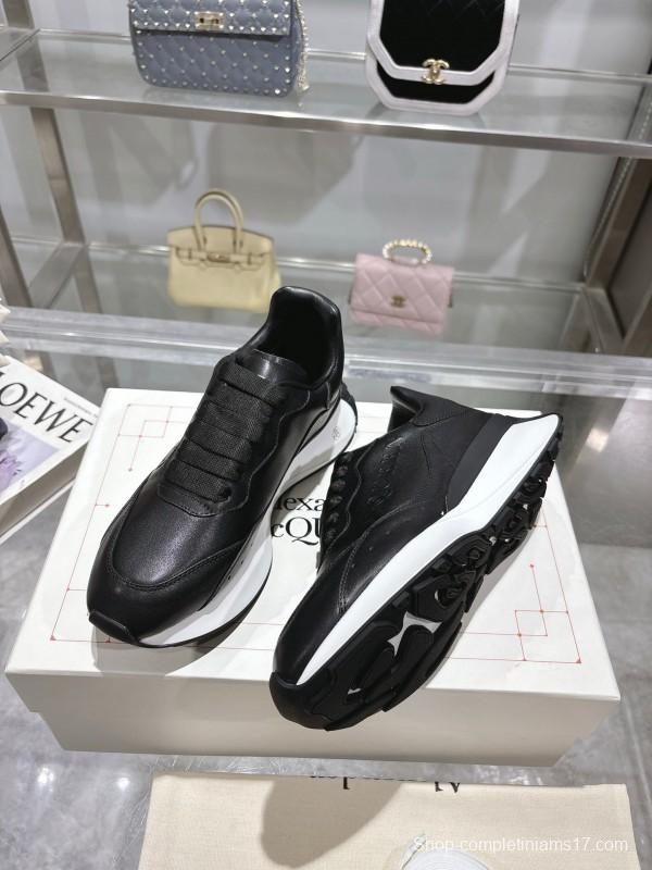 Alexander McQueen Sprint Unisex Sneakers with Seal Logo - LY00