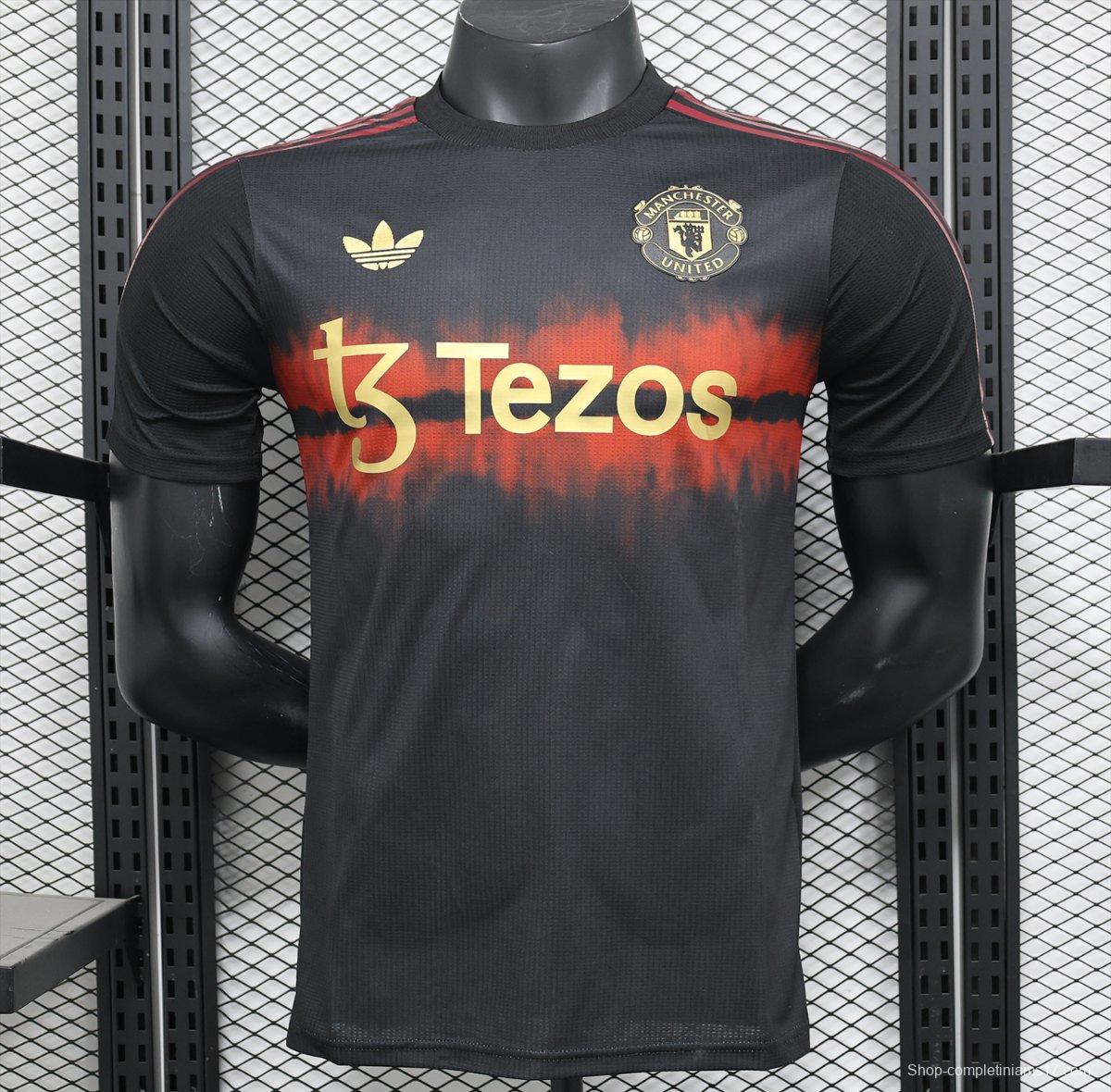 Player Version 24/25 Manchester United Black/Red Pre-Match Jersey